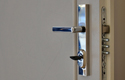 ADLO - Bezpečnostní dveře TEDUO, Lištované LB200, oblý tvar lišty, povrch dveří lamino MDF interiér