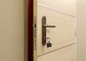 ADLO - Bezpečnostní dveře TEDUO, Lištované atyp, vchodové dveře do bytu, Dřevodekor ADLO zárubeň