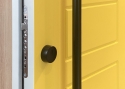 ADLO - Bezpečnostní dveře Zenel, profilový design, RAL 1023, madlo černé matné oblé s rozetou