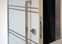 ADLO - Bezpečnostní Termo dveře ADUO, atyp design Lištované, lišty ploché Anticor, svislé madlo